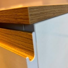 Çok Amaçlı 160 cm J Kulplu Modern Mutfak Dolabı – Meşe (MDF) Tezgahlı - Beyaz (Suntalam) Gövde